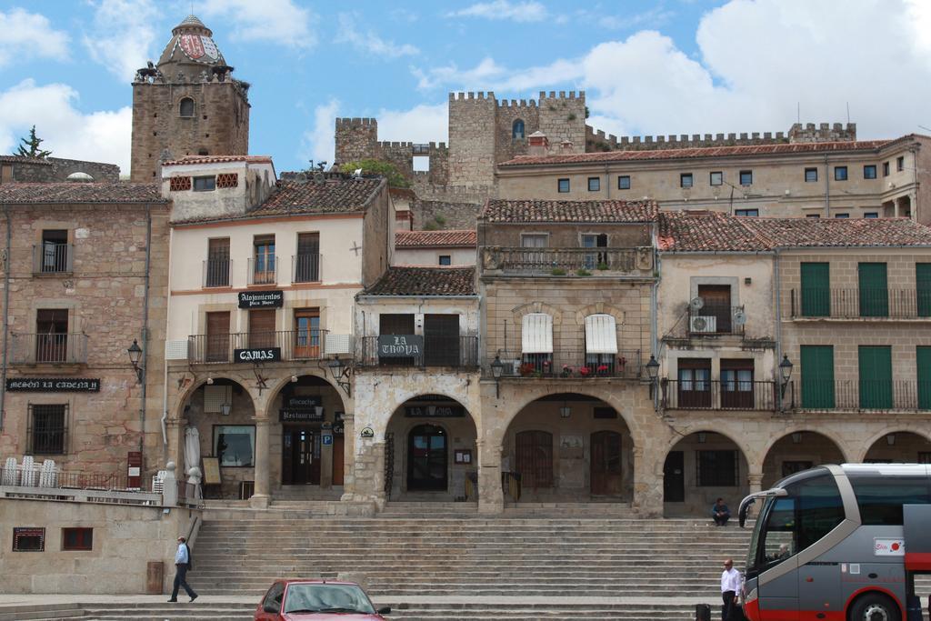 Alojamientos Plaza Mayor Trujillo Exterior foto