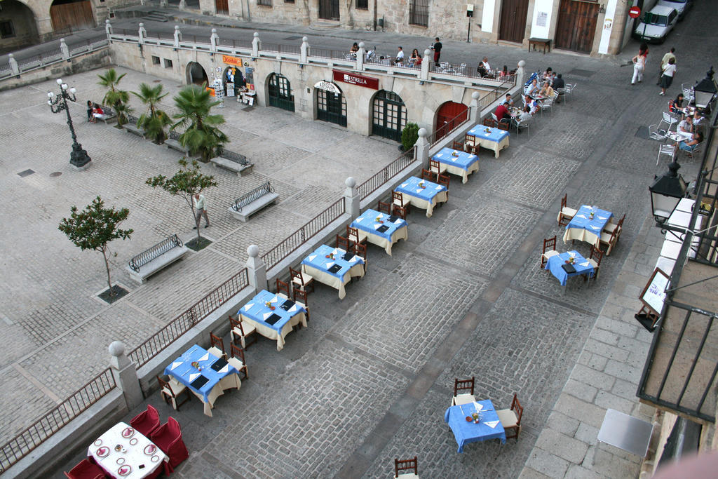 Alojamientos Plaza Mayor Trujillo Exterior foto