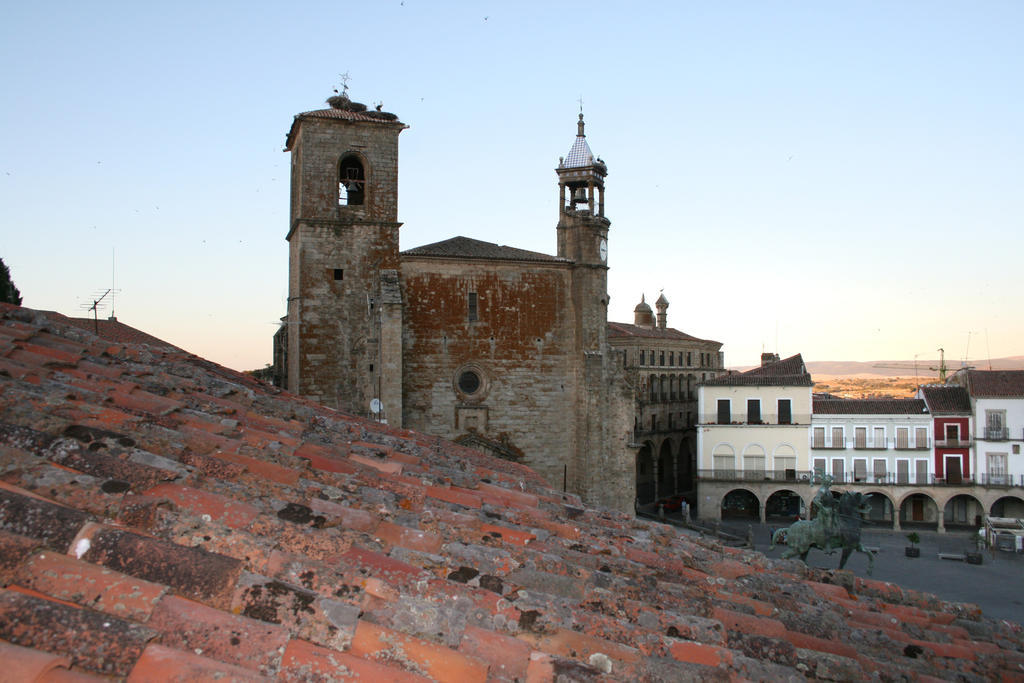 Alojamientos Plaza Mayor Trujillo Exterior foto